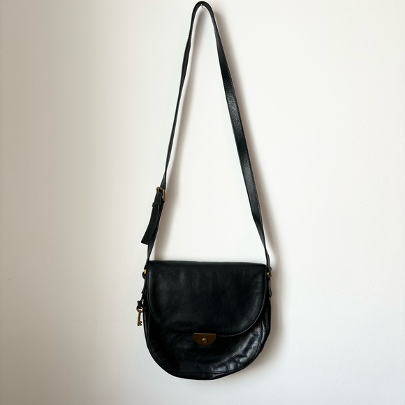 Black Crossbody // Fossil - Picture 2 of 10